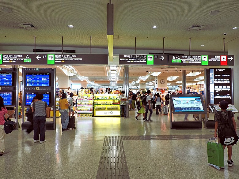 沖繩自助旅行不自駕交通攻略與景點簡述 — 泰越捷VZ568+VZ569、那霸機場入出境、當地GO及Uber、kkday包車接送、沖繩單軌(沖縄都市モノレール)、Air Porter 行李特工(運送) — 2025年教師節連假之日本沖繩不自駕四日之旅 — 「楔子」