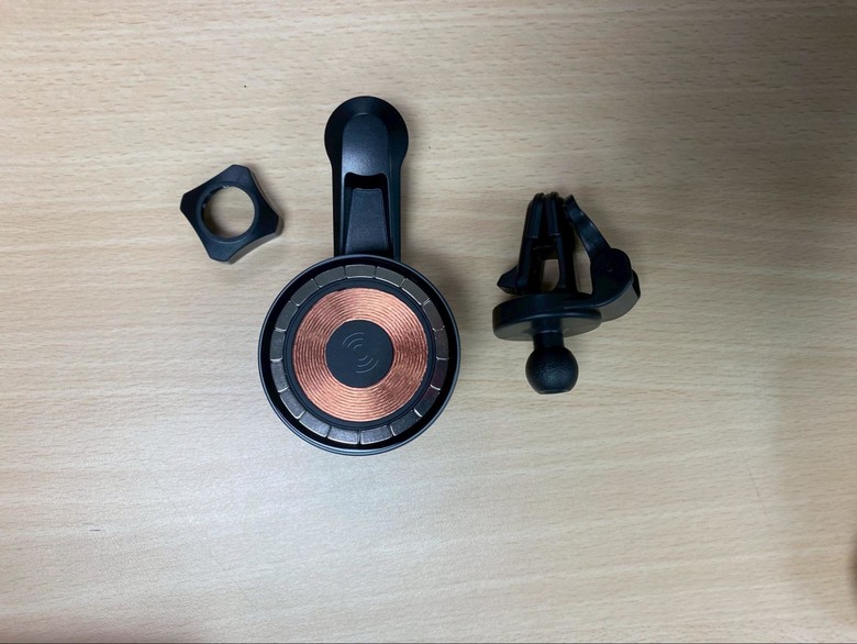 [心得] 使用PHILIPS 車用磁吸手機架使用心得