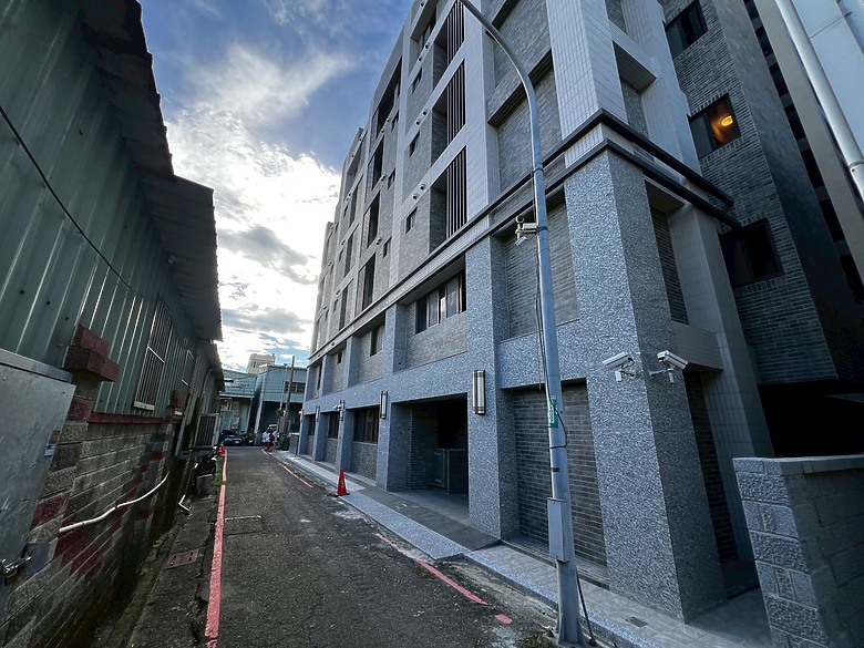 【桃園市桃園區】全新完工【真藏美居】公園國小景觀投資2間收租套房有陽台