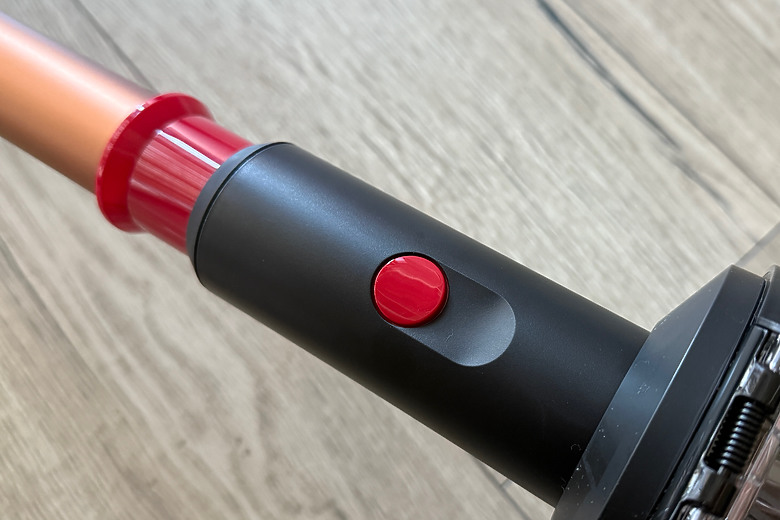 315AW 怪獸吸力＋雙錐無纏結設計，Dyson V16 Piston Animal 強悍精練清潔體驗