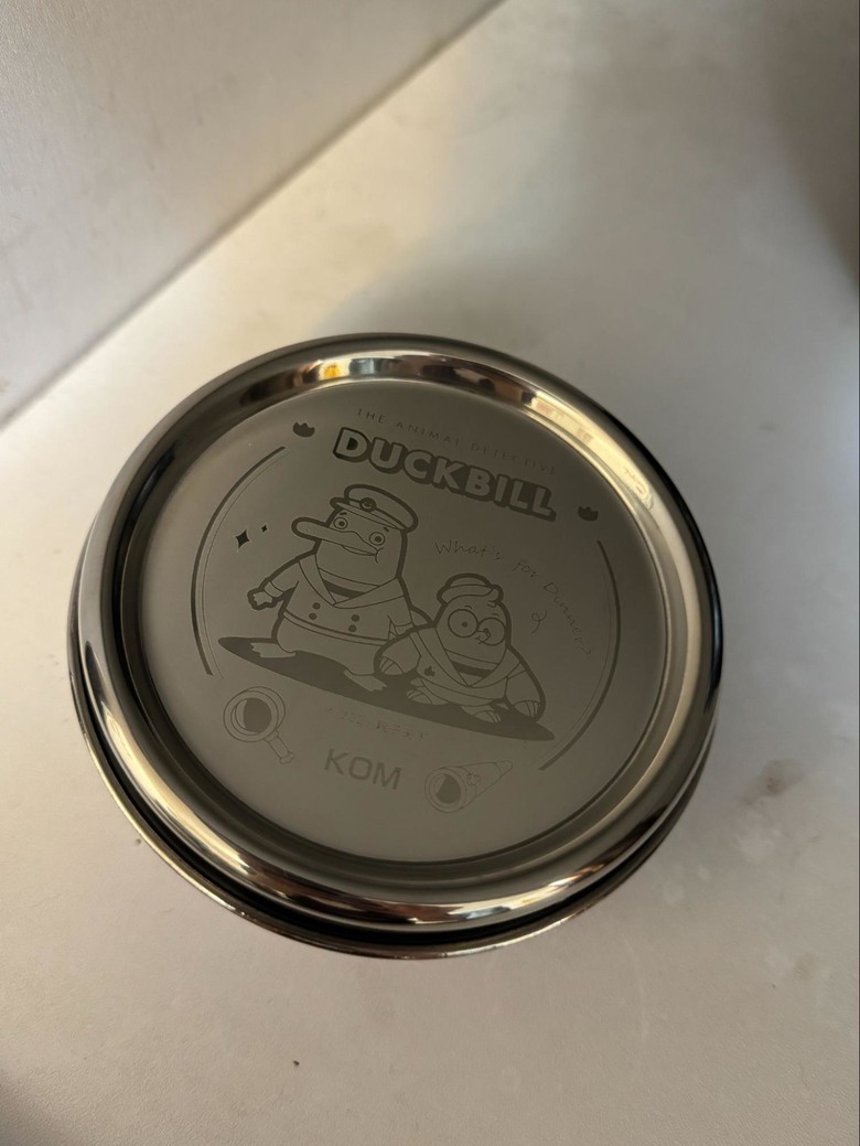 ［開箱］超可愛的 KOM X 達克比 磨砂不鏽鋼兒童隔熱碗