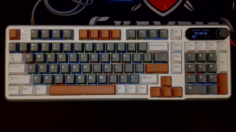 點我看大圖 開箱|【ROYAL KLUDGE】RK S98 三模無線機械鍵盤 - 自帶螢幕及音量旋鈕,可熱插拔的 98 鍵雪皇軸之作!