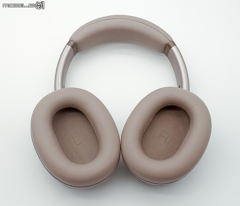 【北極熊開箱】 JBL Tour One M3- 全能旗艦，值不值得為「多功能」買單?