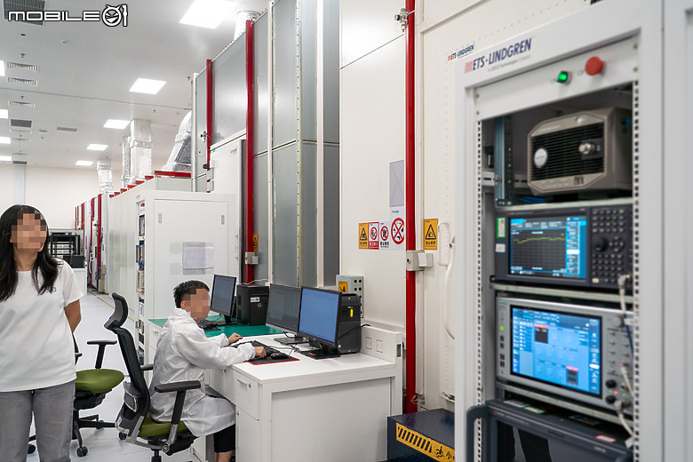 OPPO 濱海灣實驗室直擊｜斥資百億的品質堡壘，「無懈品質」技術全面解密！