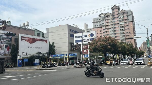 青海家樂福駁「收地傳聞」，一表盤點台中超巨量販店地主