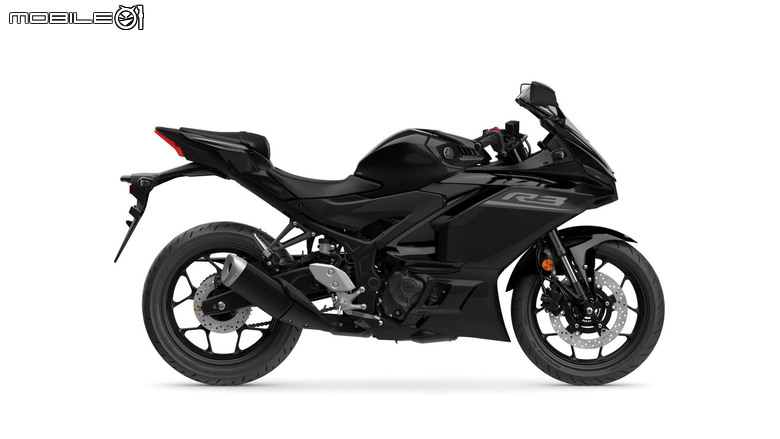 點我看大圖 【EICMA 2025】70週年紀念配色!YAMAHA R DNA車系新色陣容!