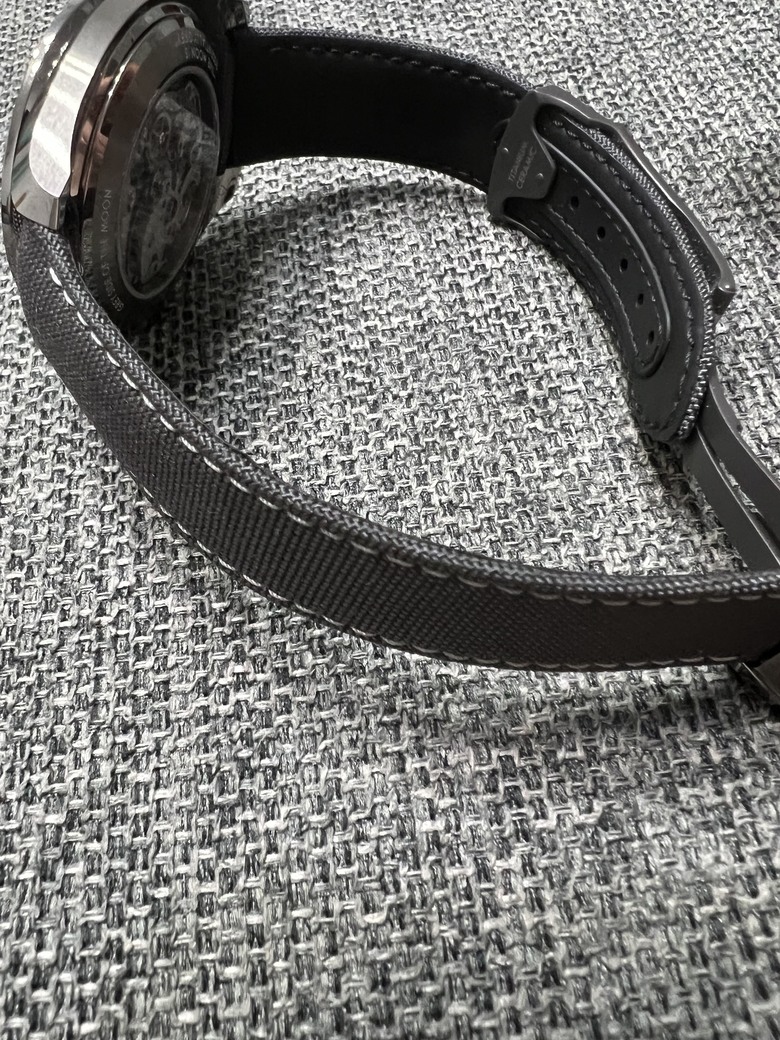 開箱分享Omega 月之灰面 阿波羅特別版 Grey side of the moon. 大錶徑的超霸