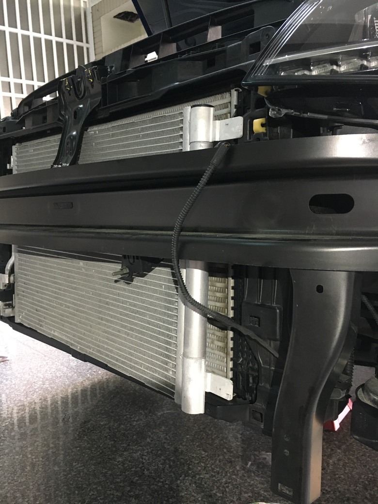 2017 Golf R 7萬km更換冷凝器乾燥劑