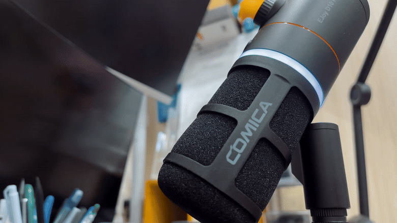 開箱｜【COMICA】EJoy D10 PRO RGB 心型動圈無線麥克風 - 心型指向式收音與內建 EQ 切換鍵，讓錄音品質更上一層樓！