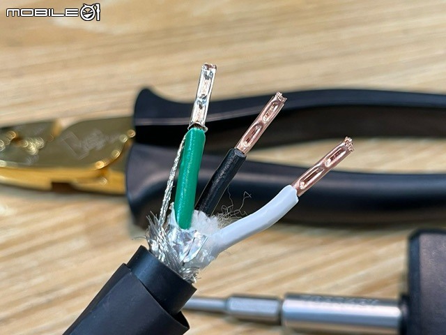 [心得] CANARE LP-3V20AC 屏蔽良好的入門電源線