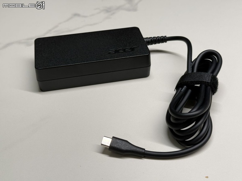 Acer Nitro Lite 16 輕便電競筆電！