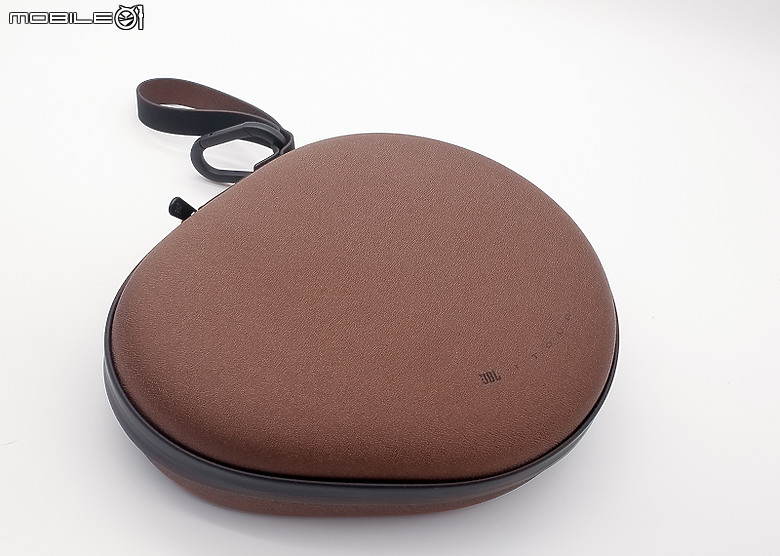 【北極熊開箱】 JBL Tour One M3- 全能旗艦，值不值得為「多功能」買單?