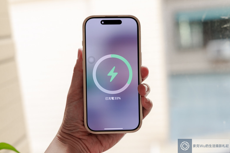 點我看大圖 圖拉斯 Minimag 10000mAh 磁吸行動電源開箱心得:輕薄、質感、超強吸力一次到位