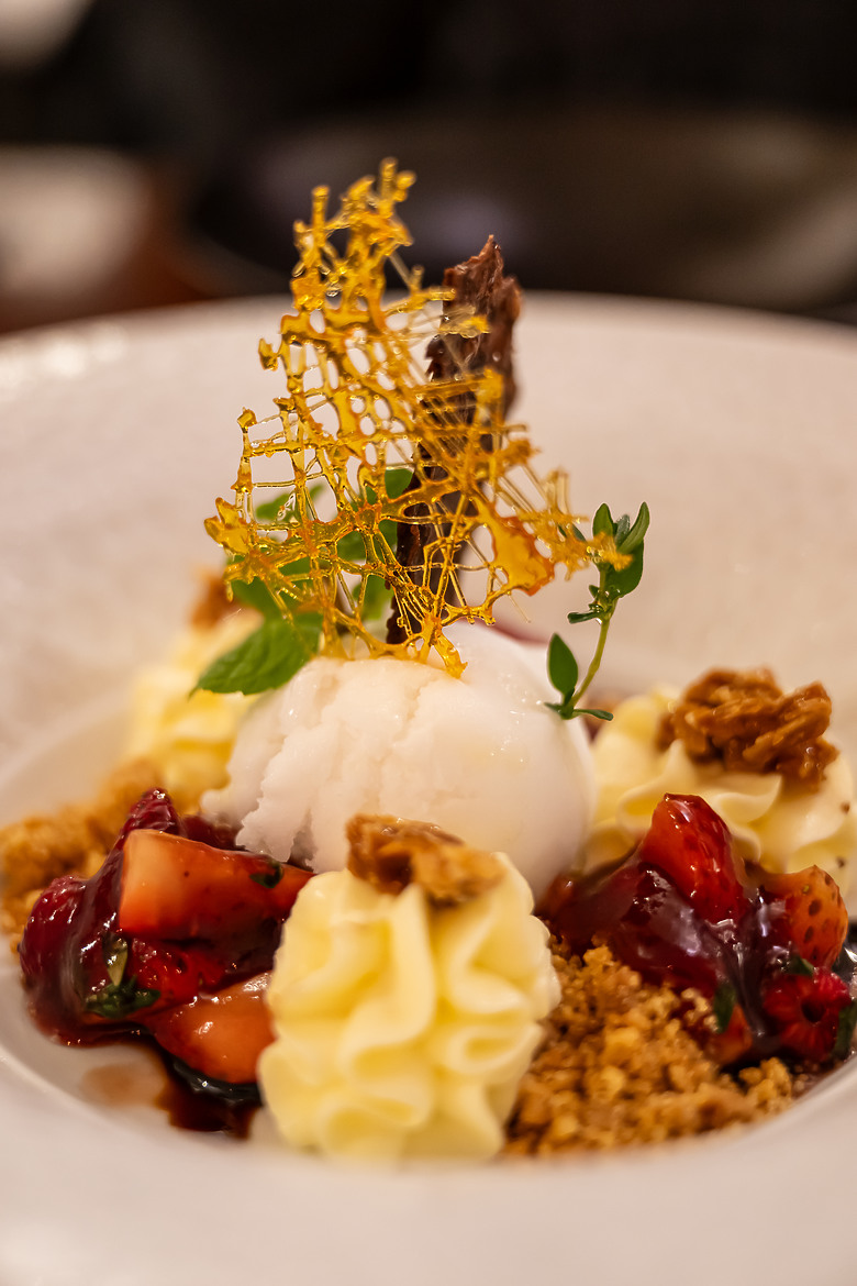 越南SAPA走走＿潘西邦峰與梯田美景(竭盡所能的2.8光圈)