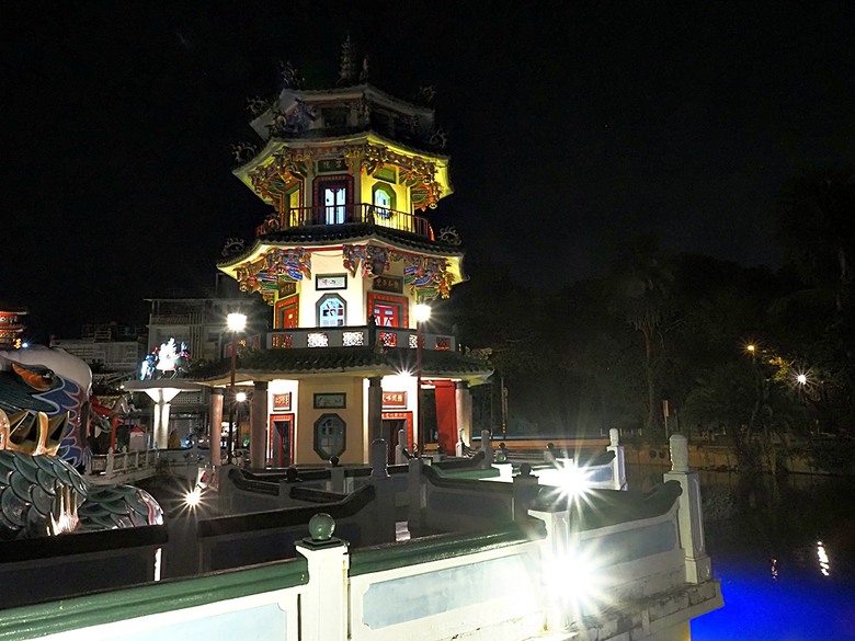 左營 再見捌捌陸-臺灣眷村文化園區、將軍好宅、轉角壹貳壹、西門遺址公園、鳳山縣舊城、蓮池潭、龍虎塔、春秋閣 — 高雄左營眷村與鳳山縣舊城懷舊之旅