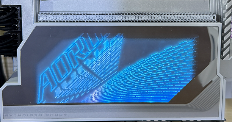 點我看大圖 白色美學 X3D Turbo 2.0 全面加速 X870E AORUS MASTER X3D ICE