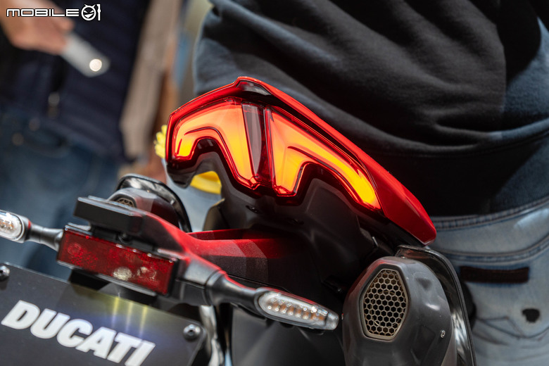 【EICMA 2025】Ducati Hypermotard V2更輕更有力，Panigale V2 Marc Marquez 93特仕版登場。