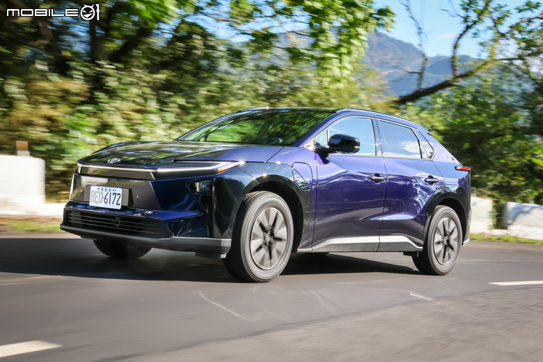 Toyota bZ4X 小改款試駕|行駛續航力增長、性價比也大幅提升!