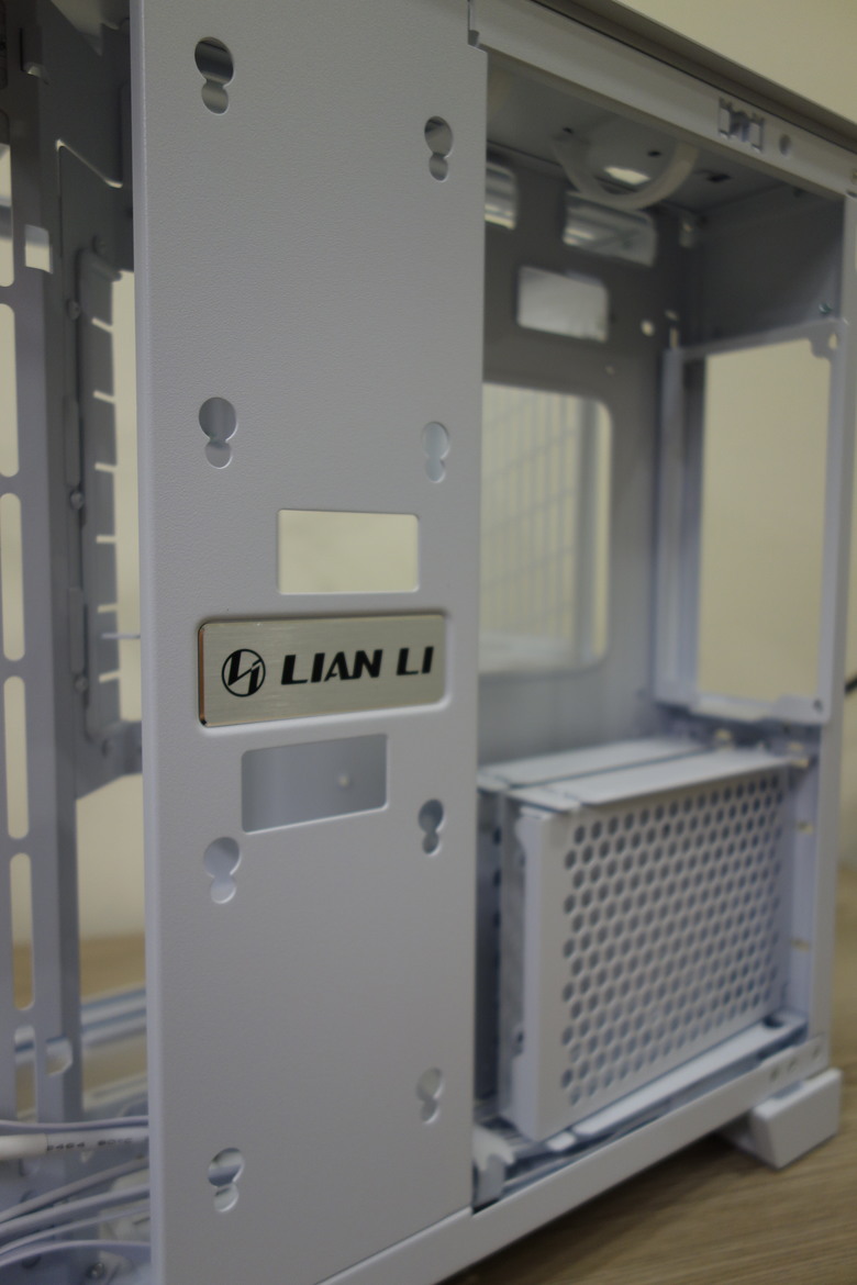 聯力 O11D Mini V2 雙艙小海景房機殼開箱-我最愛的殼 [開箱篇]