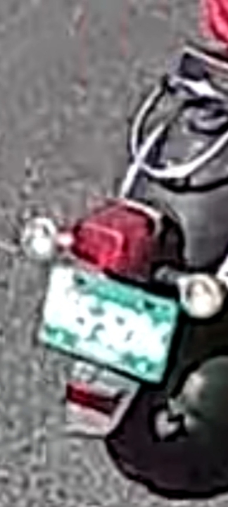 有大神可以幫忙還原車牌嗎？