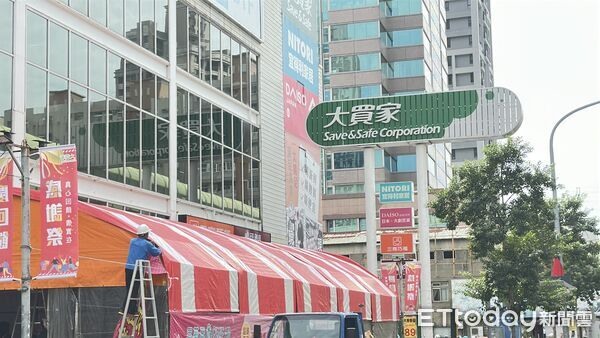 青海家樂福駁「收地傳聞」，一表盤點台中超巨量販店地主