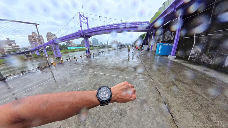 (映像運動) 盡全力不再坐回收車！再戰2025長榮航空馬拉松in台北市 (天氣：雨、起跑氣溫：23.9、濕度：84%)