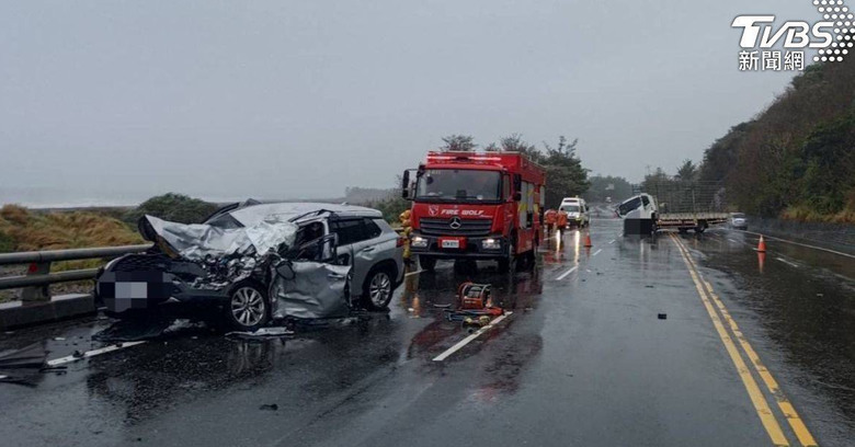 台東台9線 🚚大貨車逆向對撞🚗釀1死2傷