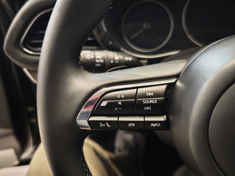 賞車變買車之我們買了一台Mazda CX-30 Retro Sport Edition