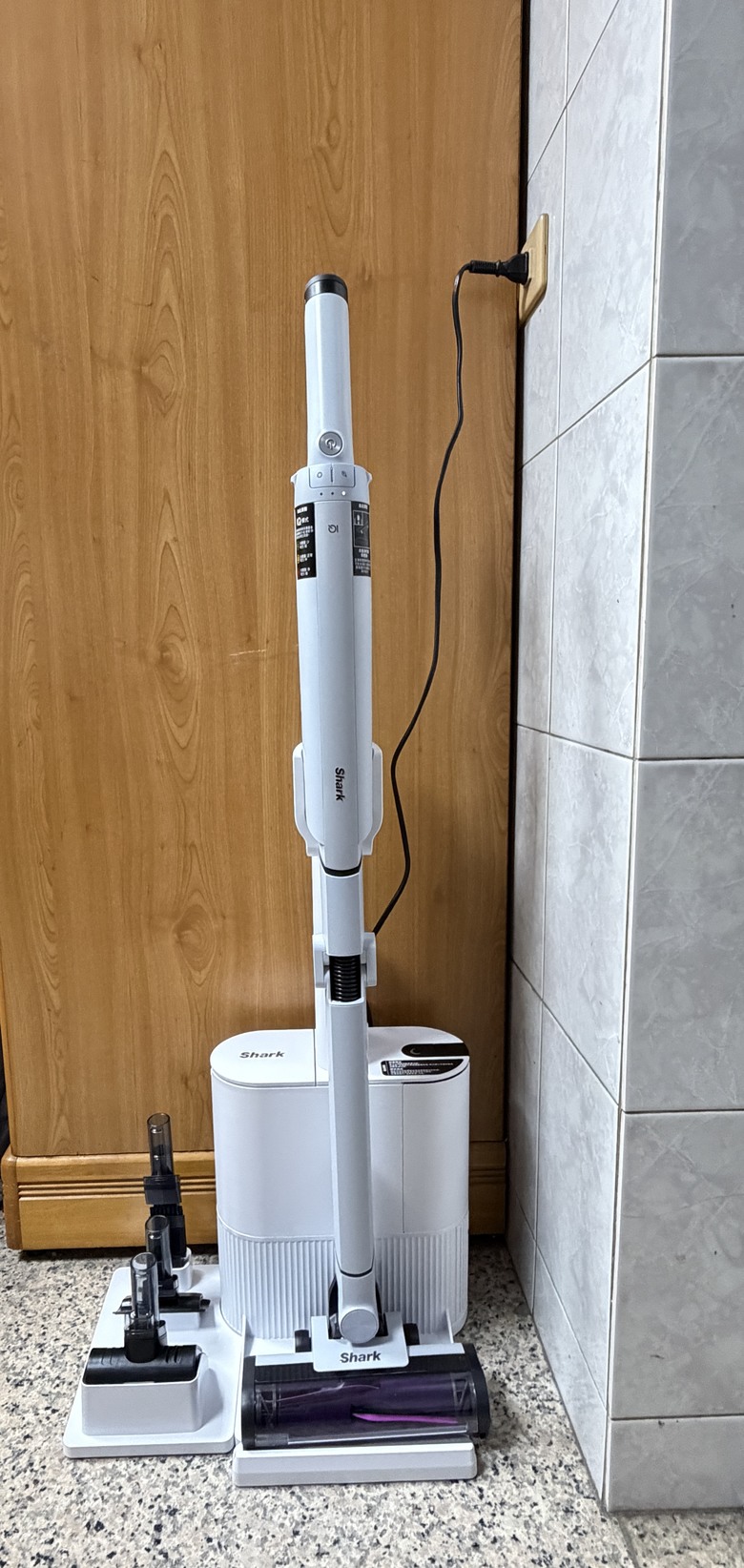 (多圖)Shark 無線吸塵器 Neo+ LC351 開箱+使用心得