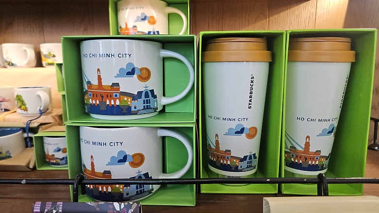 點我看大圖 陰雨、河粉、摩托車 - 一個人的胡志明獨旅