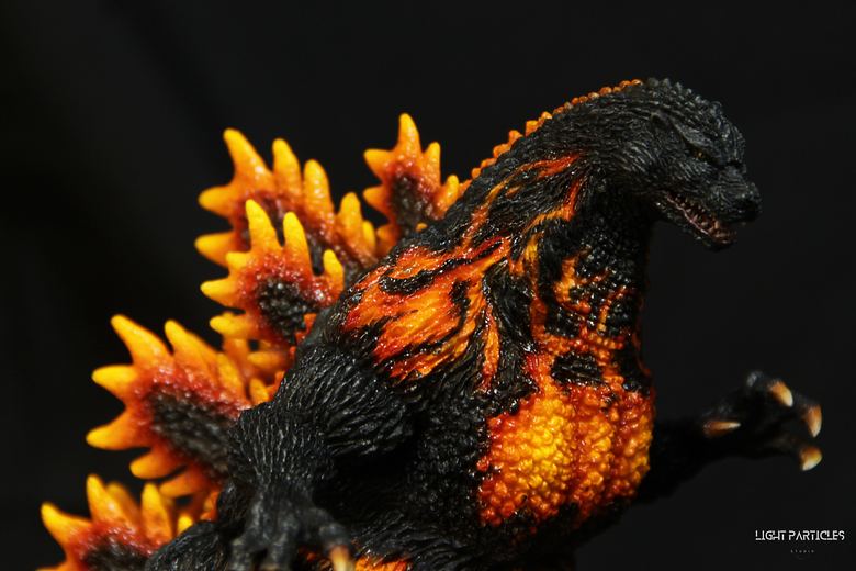 TOM 哥吉拉 1995 (紅蓮哥吉拉) 白模 塗裝 分享