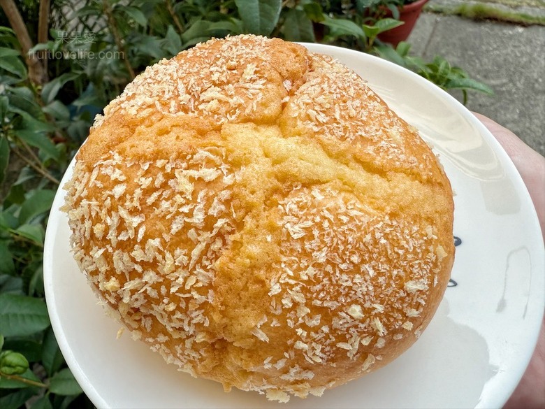 老麵製作而成的麵包，平價美味又好吃，適合帶到景點或是住宿享用