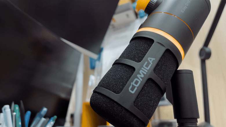 開箱｜【COMICA】EJoy D10 PRO RGB 心型動圈無線麥克風 - 心型指向式收音與內建 EQ 切換鍵，讓錄音品質更上一層樓！