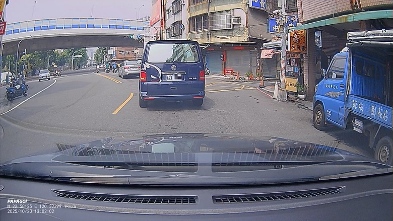 開箱｜【PAPAGO！】Ray DW2 前後 Sony 星光夜視 Wi-Fi 電子後視鏡雙分離式鏡頭 - 配置雙 2K 鏡頭行車記錄器，支援測速提醒、倒車顯影等功能！