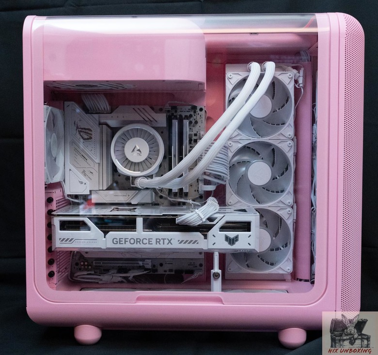 Hyte X50塔式機殼 集可愛 散熱性能於一身