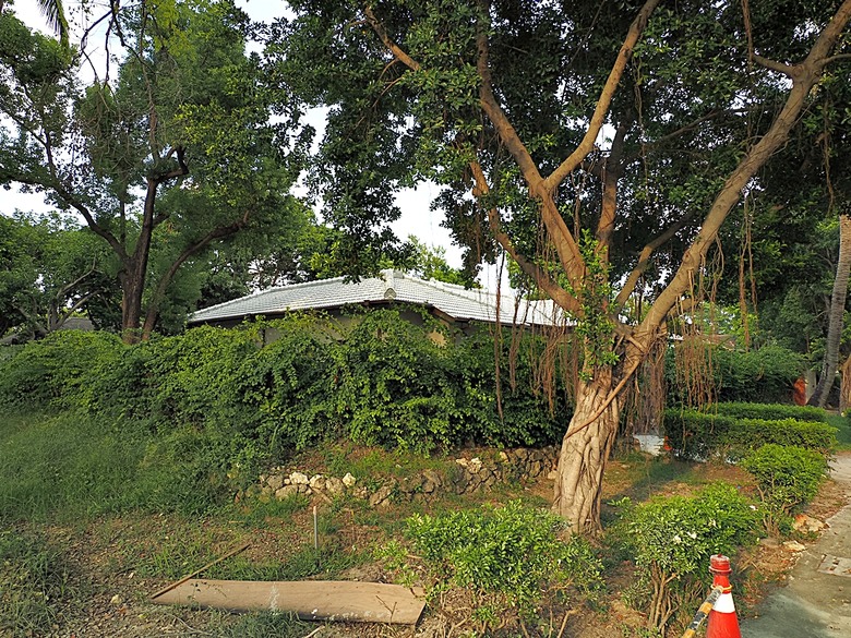 左營 再見捌捌陸-臺灣眷村文化園區、將軍好宅、轉角壹貳壹、西門遺址公園、鳳山縣舊城、蓮池潭、龍虎塔、春秋閣 — 高雄左營眷村與鳳山縣舊城懷舊之旅