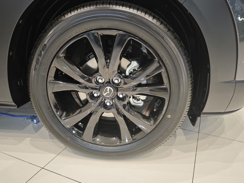 賞車變買車之我們買了一台Mazda CX-30 Retro Sport Edition