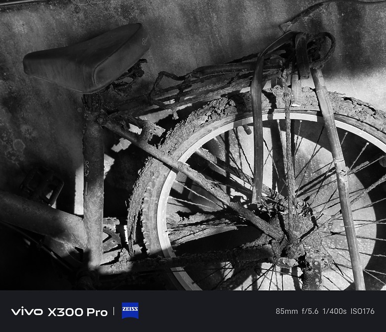 vivo X300 Pro 評測報告｜蔡司 2.35x 增距鏡加持、影像與性能兼備的全能旗艦！