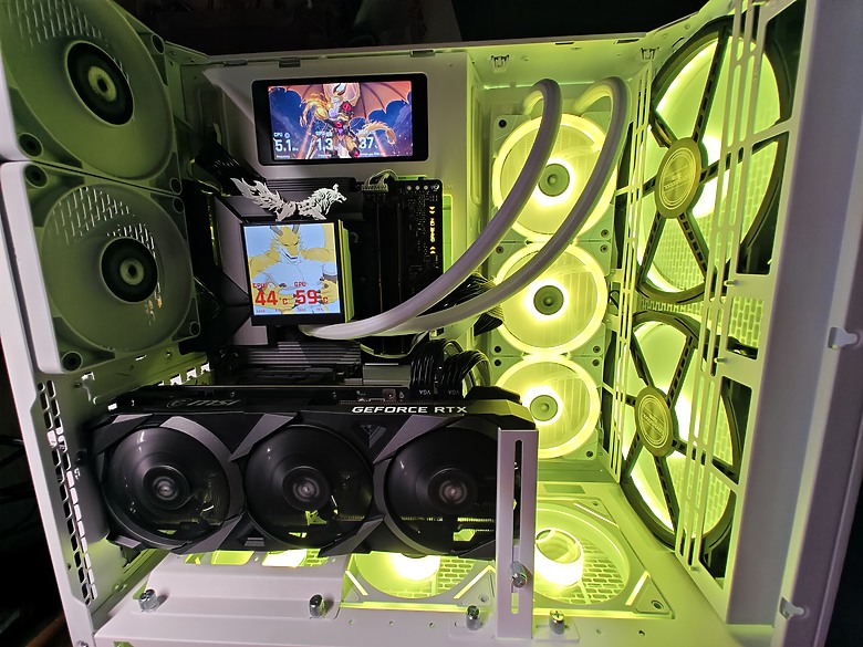 [開箱]TT MAGFloe 360 Ultra ARGB Sync雪白版-自帶3.95吋螢幕的旗艦水冷