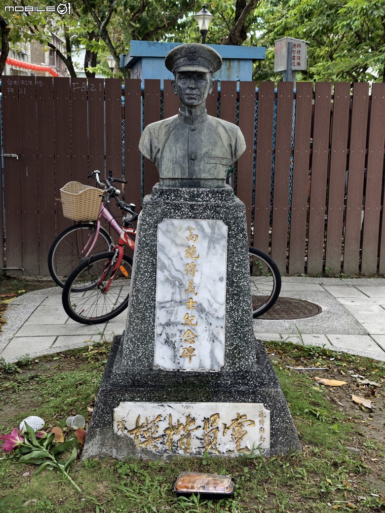 點我看大圖 臺北市文昌宮、老董牛肉麵 — 日間市區小旅行隨拍 By vivo X300 Pro 臺灣上市版本