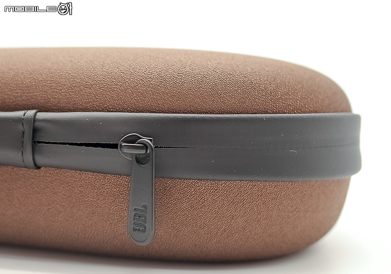 【北極熊開箱】 JBL Tour One M3- 全能旗艦，值不值得為「多功能」買單?