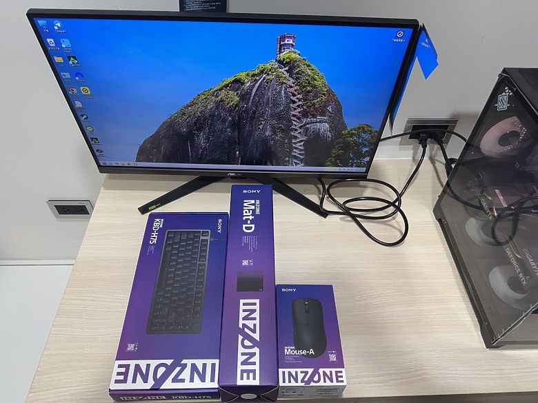 我把鍵盤滑鼠換成INZONE大全餐啦~~