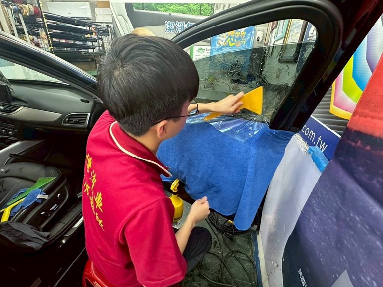 Audi A6 消光黑 安裝 3M極透 MA40+極黑MB20