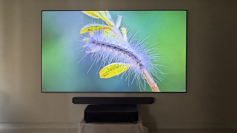 EPSON LS800 超短焦雷射投影機 + 100 吋菲涅爾抗光幕+三星 Q990F 聲霸 Soundbar