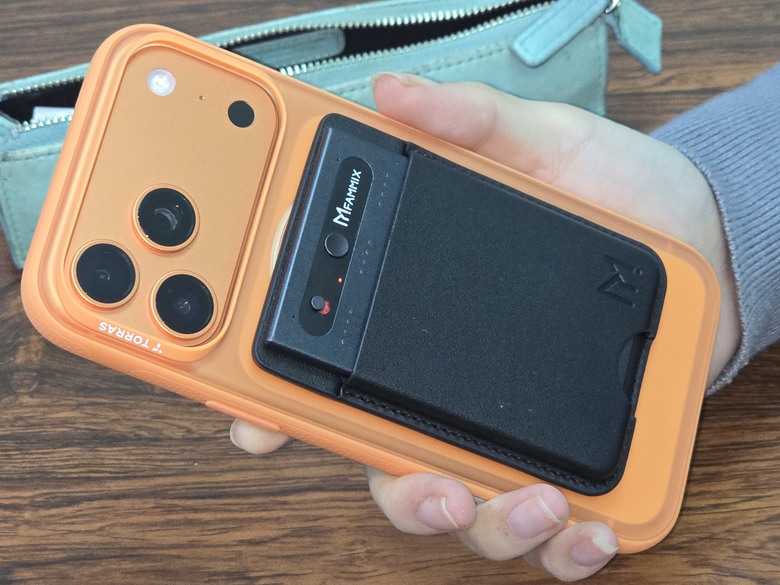 TORRAS Ostand R Fitness Magnetic iPhone 17系列相機按鍵旋轉支架防摔手機殼開箱