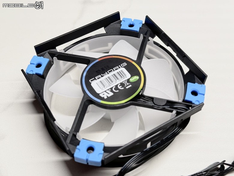 均熱板加持！小巧精緻下吹散熱器 快睿 Cryorig C5