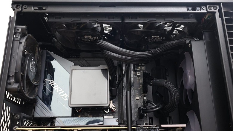 點我看大圖 從電腦升級看特修斯悖論「升級過後,還是原本那台電腦嗎?」的思辨