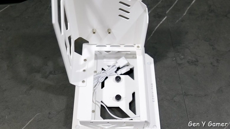 把顯卡立起來就不用支撐啦！EZDIY-FAB 盾系列 ARGB 顯卡直立支架