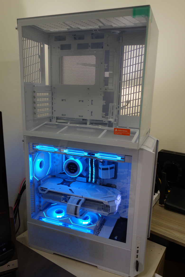 聯力 O11D Mini V2 雙艙小海景房機殼開箱-我最愛的殼 [開箱篇]