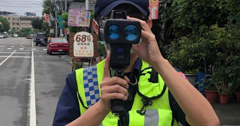 超速相機📸是國恥🏎️💨💨💨新增設......配合國家政策。(（Phalanx CIWS) 更新營級機槍。